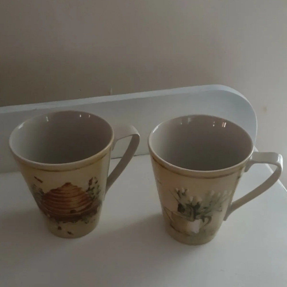 222 Fifth Cortland Mugs 4 5/8" PTS International Cheri Blum Set 2 Plums,